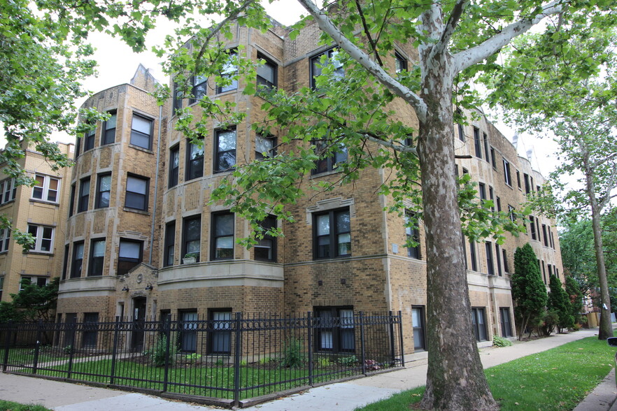 Building Photo - 6449 N Claremont Ave