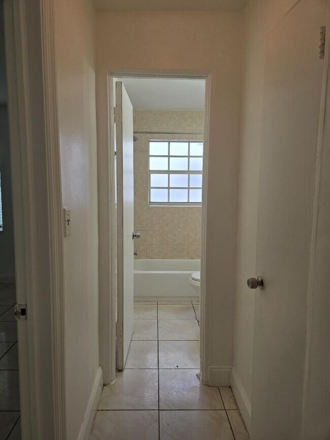 Building Photo - 2325 Madison St