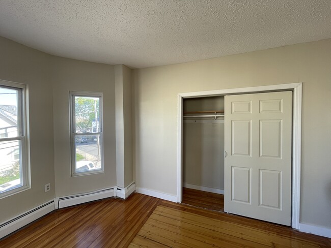 Building Photo - 509 Haverhill St