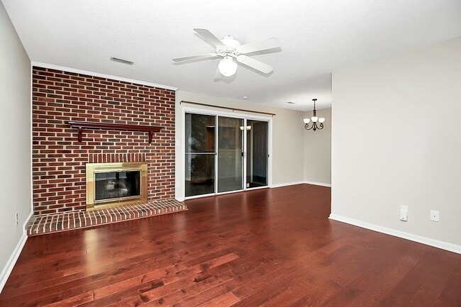 Building Photo - Spacious Condo in East Charlotte; Minutes ...
