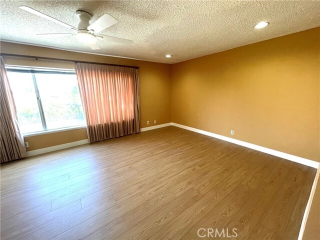 Building Photo - 10524 Casanes Ave