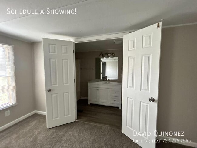 Building Photo - 5716 Heather View Ln