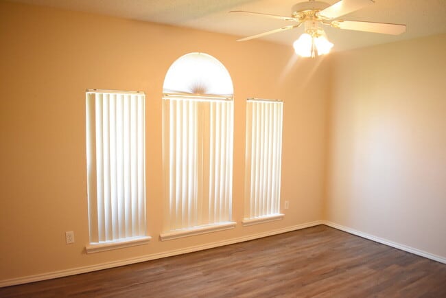 Building Photo - Beautiful home in Frenship School District