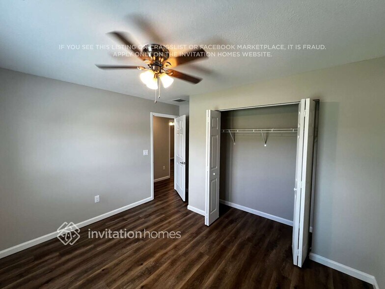 Building Photo - 1109 SW Khan Dr