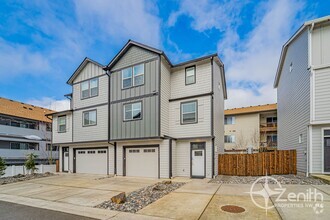 Building Photo - *Waived Application Fees* 3 Bedroom Mt. Vi...