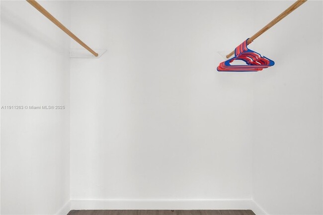 Building Photo - 402 NW 12th Ave