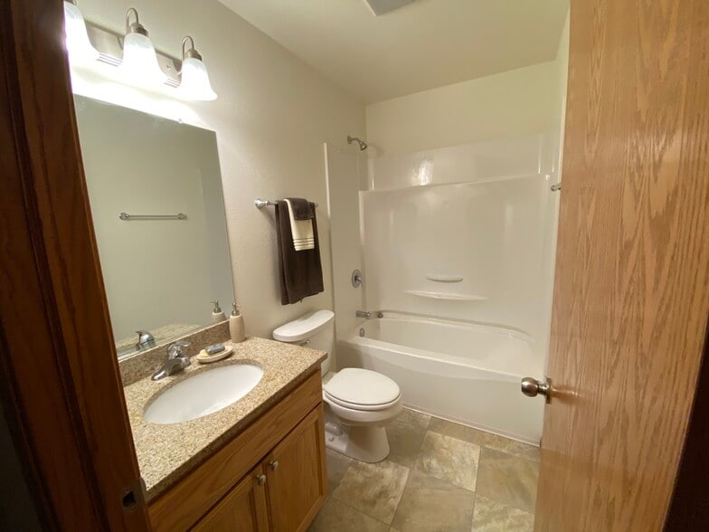 Building Photo - 2037 S Main St