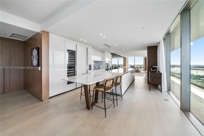 Building Photo - 10203 Collins Ave