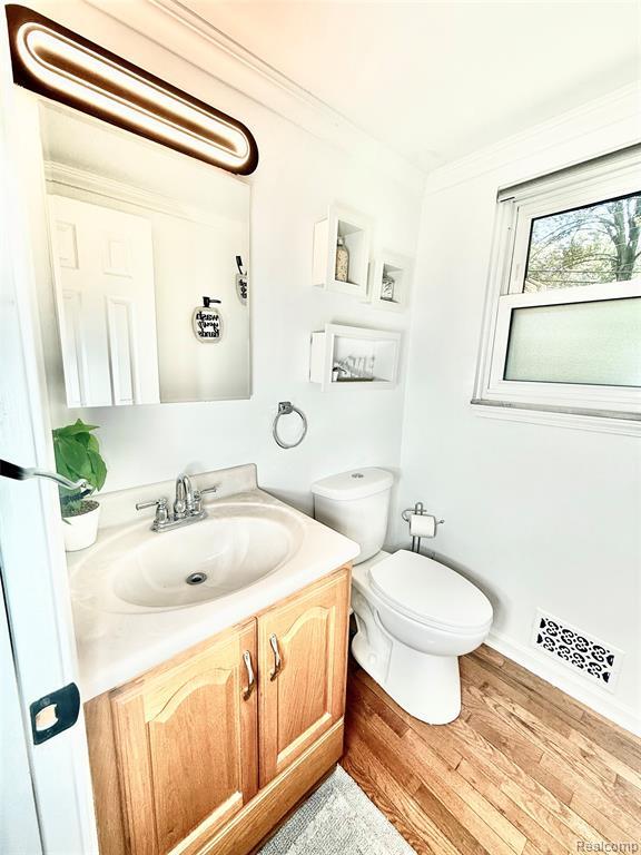 Building Photo - 1369 Flamingo St