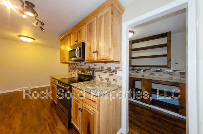 Building Photo - 1622 Oxford Dr