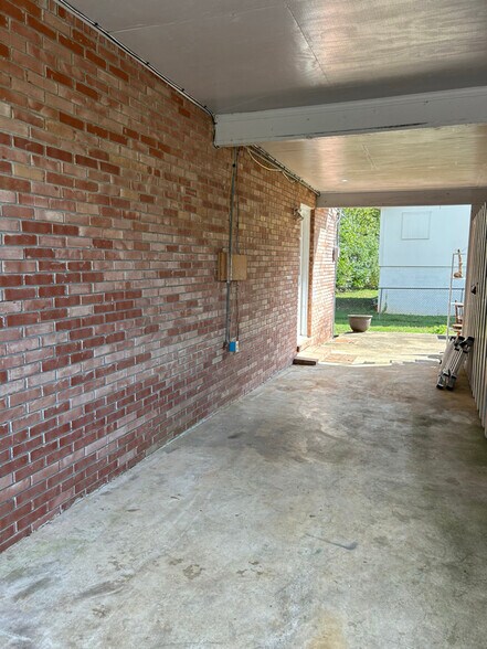 Building Photo - 1002 Ogrady Dr