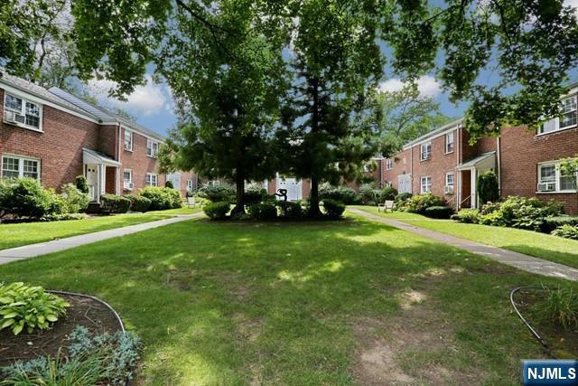 Building Photo - 100 Huguenot Ave