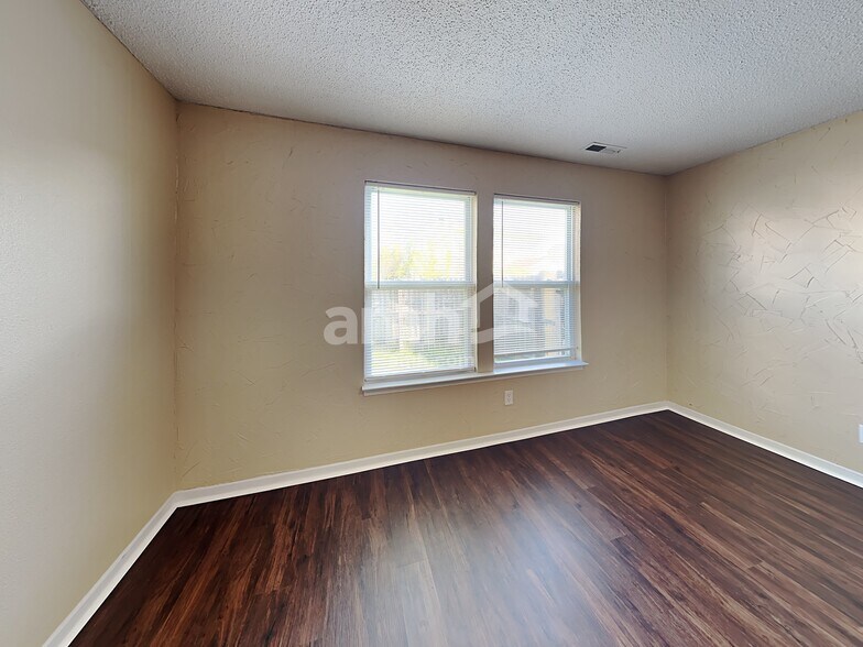 Building Photo - 9128 Stones Bluff Pl