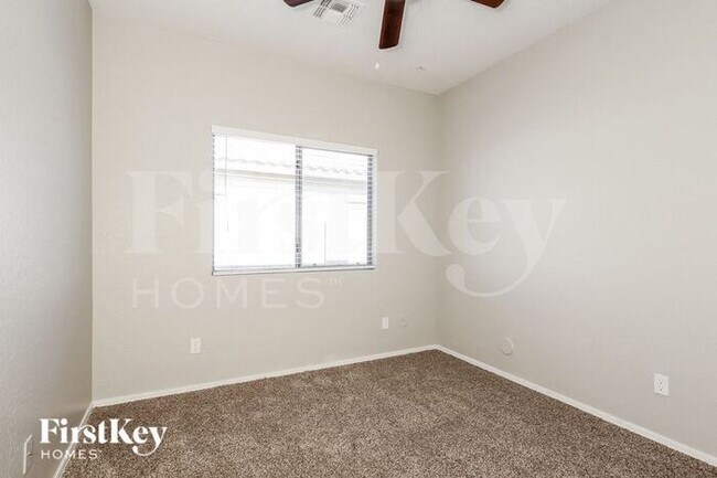 Building Photo - 4417 S 100th Ln
