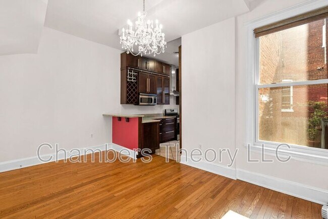 Building Photo - 1745 1st St NW