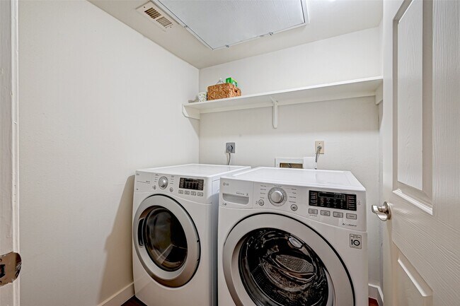 Building Photo - 1201 McDuffie St