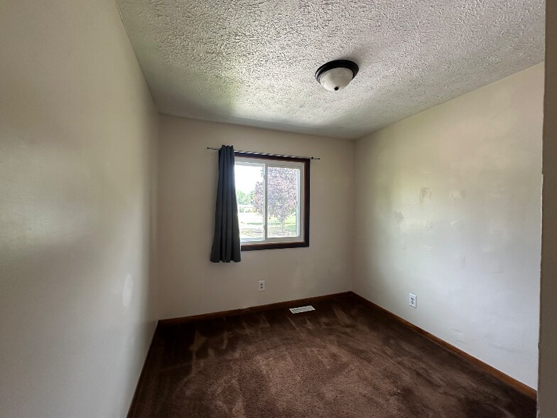 Building Photo - 5704 Selfridge Blvd