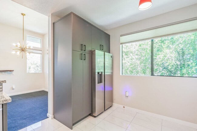 Building Photo - 2 Bed / 2 Bath Townhome at Biltmore, Palm ...