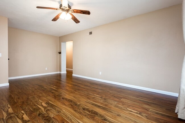 Building Photo - Beautiful Home in Mira Mesa