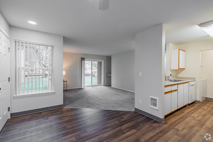 2BR, 1BA - 920SF - Dining Room - Westbury Apartments