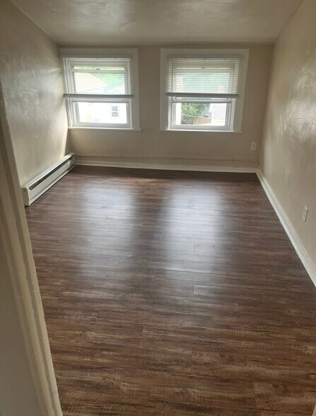 Building Photo - 915 Corbet St