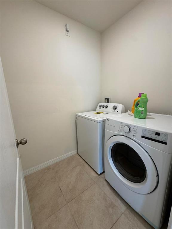 Building Photo - 1640 Spray Terrace