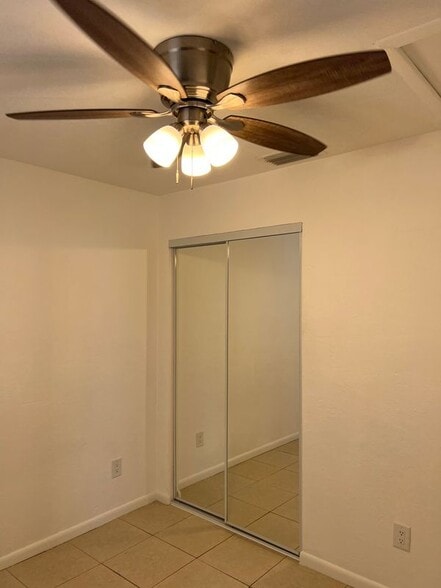 Building Photo - 10309 Kentucky St