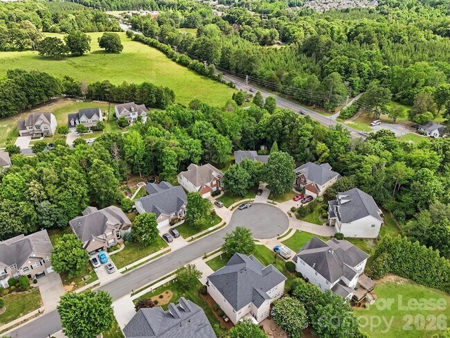 Building Photo - 8120 Madrigal Ct