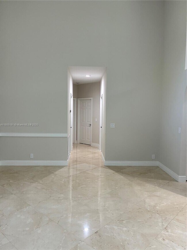 Building Photo - 384 Coconut Cir
