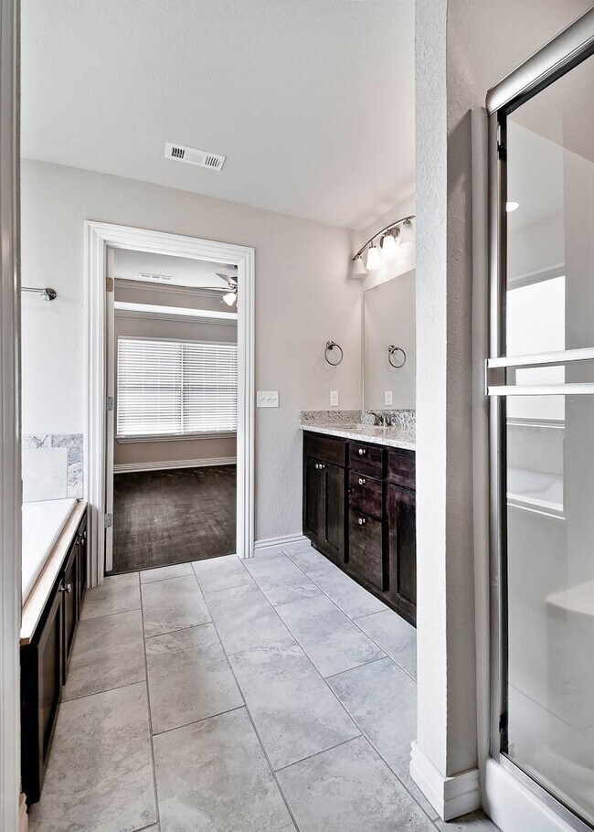 Building Photo - Lovely 3-bedroom home in Bentonville
