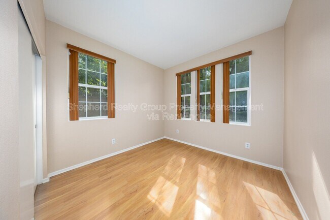 Building Photo - 2985 Breezy Meadow Cir