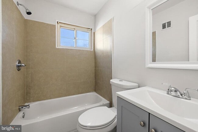 Building Photo - 2515 Colebrooke Dr