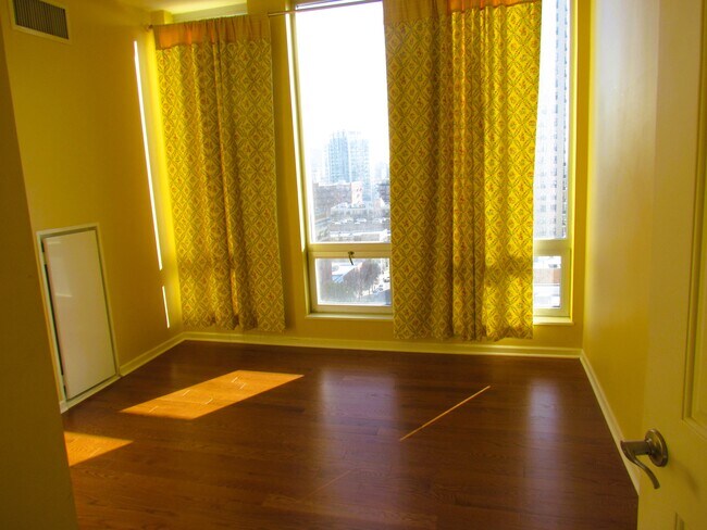 Building Photo - 1400 S Michigan Ave