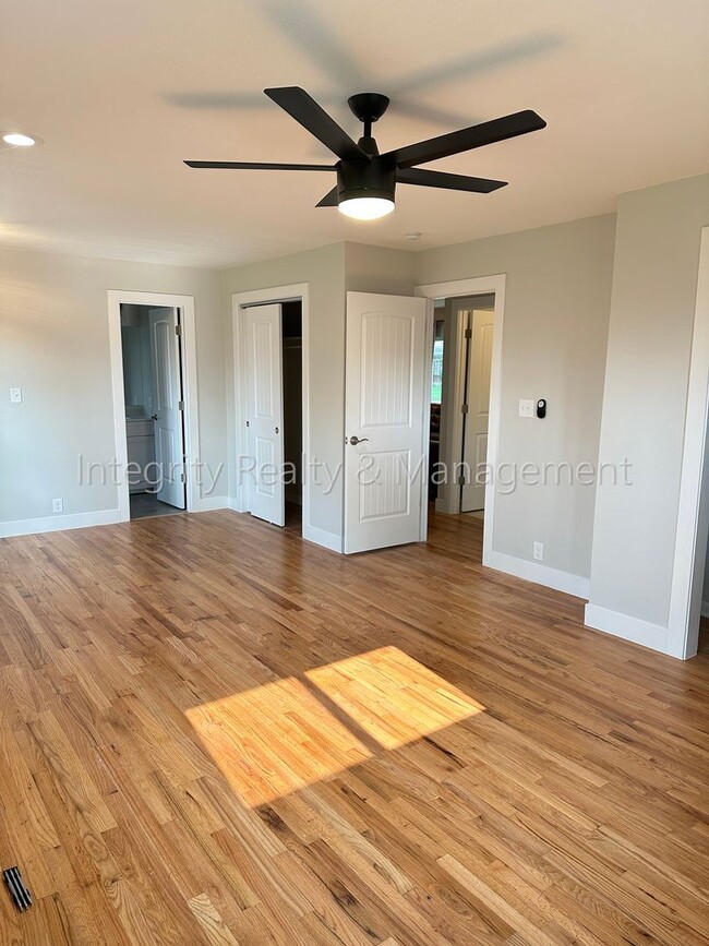 Building Photo - 3092 W Layton Ave