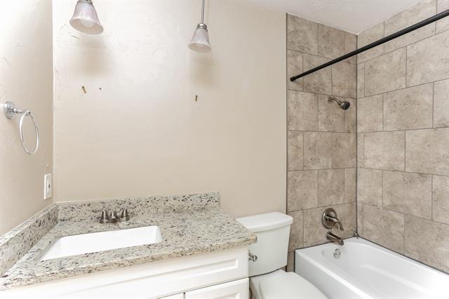 Building Photo - 9426 Rolling Rock Ln