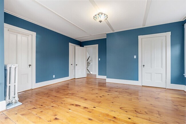 Building Photo - 187 Pleasant St