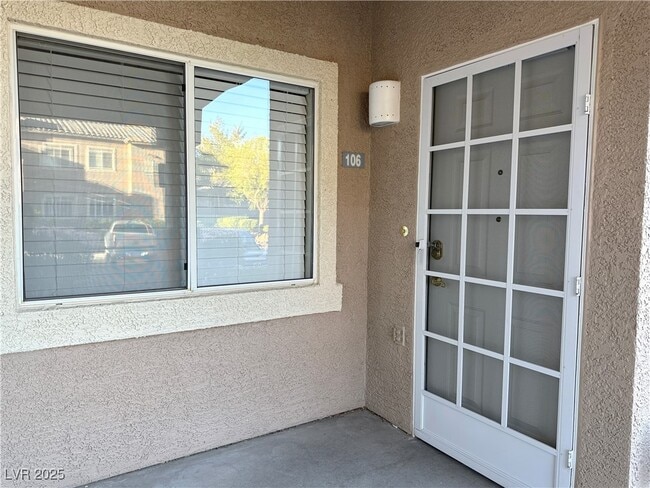 Building Photo - 2052 Jade Creek St