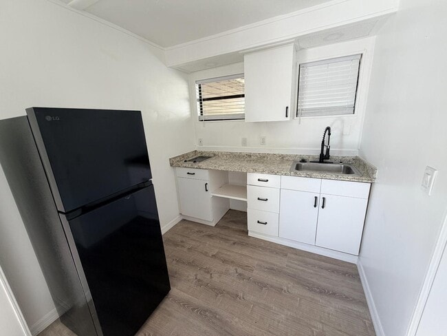 Building Photo - 4042 Boulder Dr