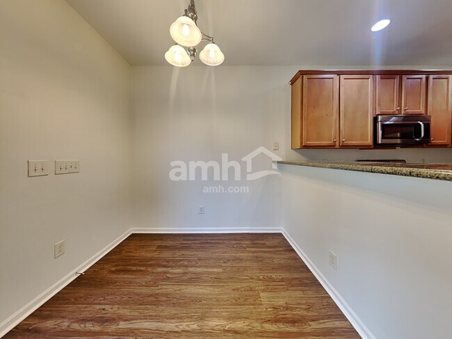 Building Photo - 8940 N Red Maple Cir