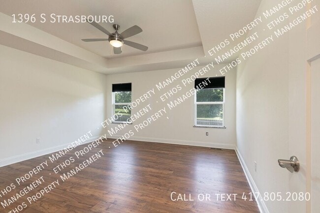 Building Photo - 1396 S Strasbourg-
