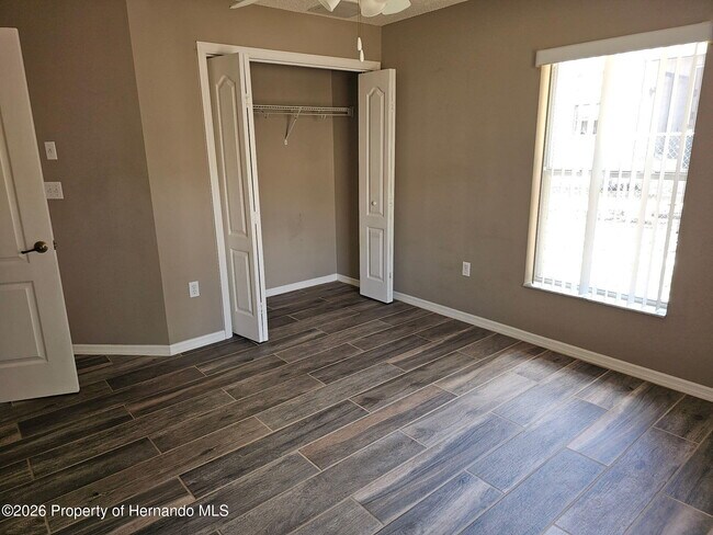 Building Photo - 7477 Canterbury St