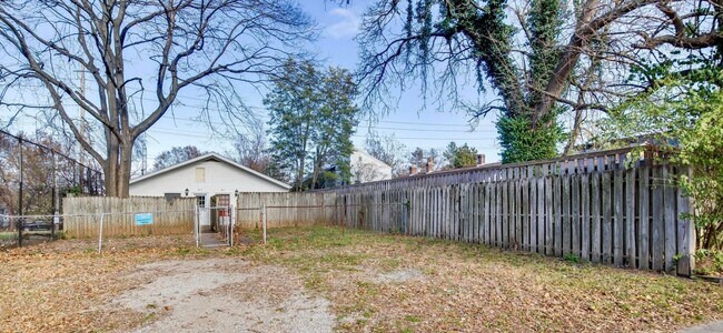 Building Photo - 814 Franklin St