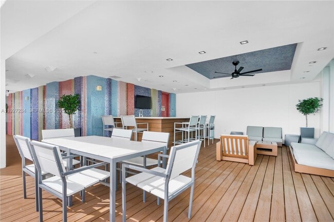 Building Photo - 500 Brickell Ave