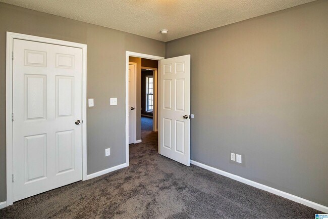 Building Photo - 12965 Brookstone Way