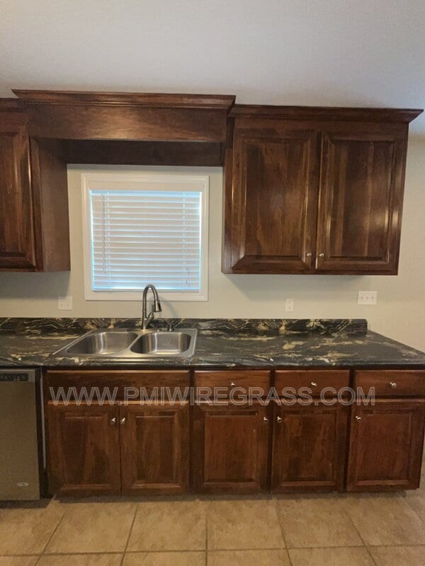 Building Photo - 214 Winterberry Way