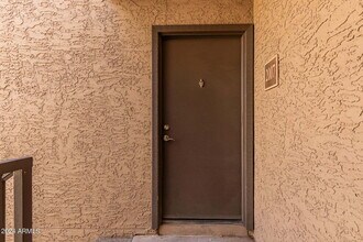 Building Photo - Beautiful Scottsdale 1 Bedroom Apartment!