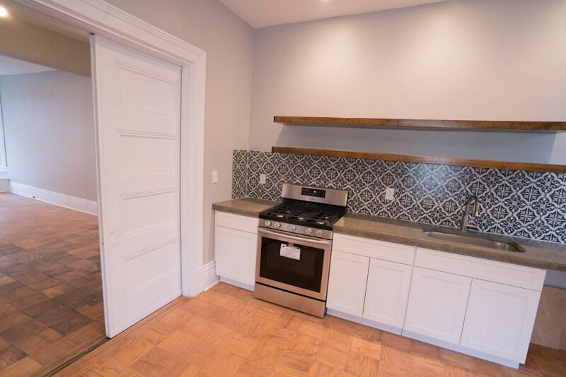 Building Photo - 658 Maple Ln