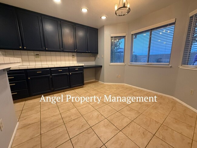 Building Photo - 9131 Brienne Way
