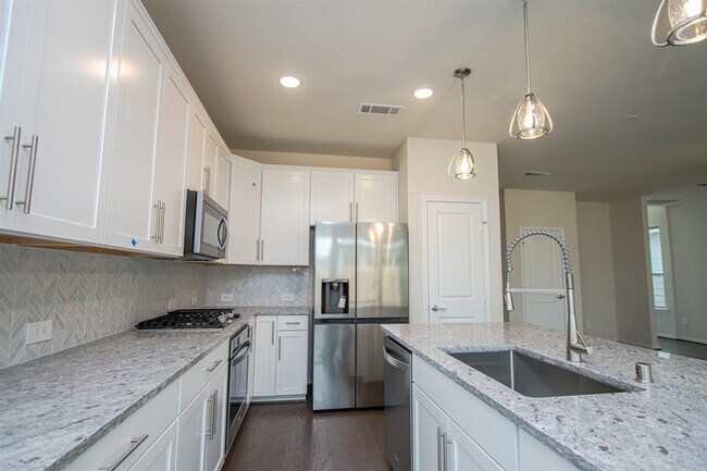 Building Photo - 3413 Knighton Hill Dr