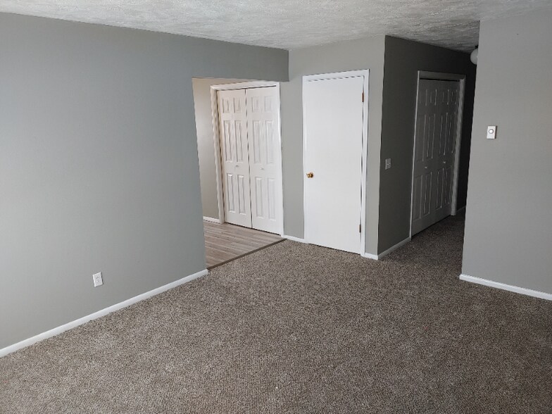 Building Photo - 2345 Stace St